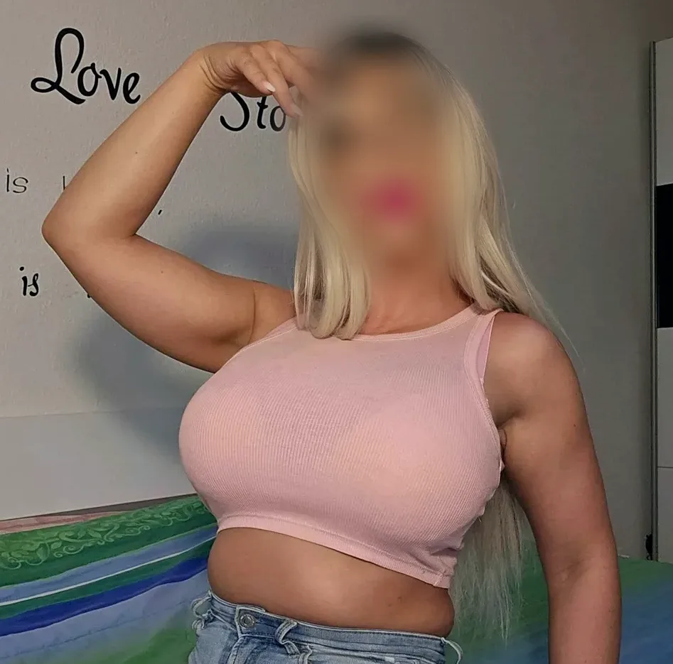 Paula, 28