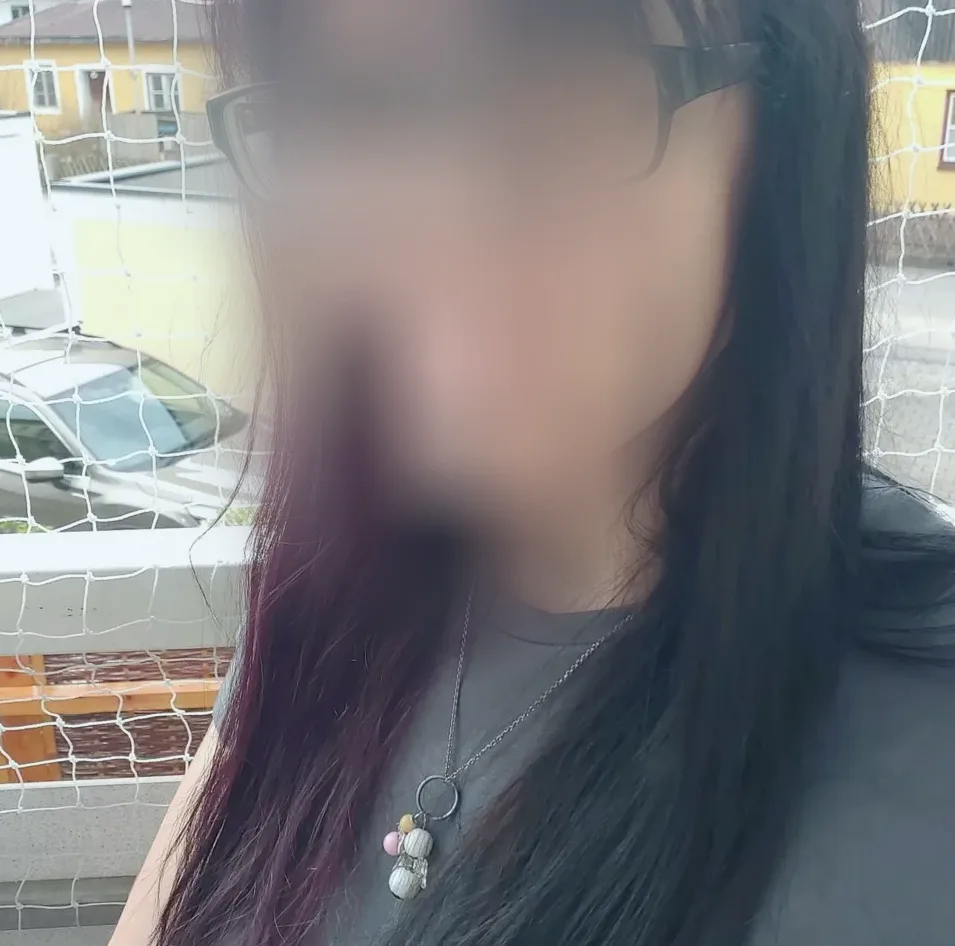Sari, 37
